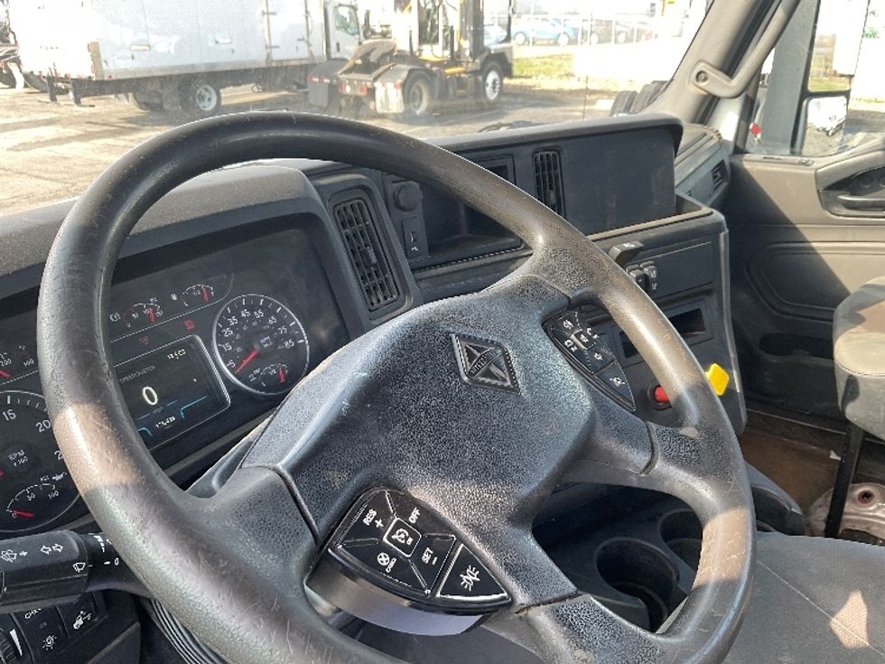 Day Cab Tractor-Heavy Duty Tractors-International-2019-LT625-Kansas City-MO-175,423\n\t\tmiles-$ 25,750 - Image 10