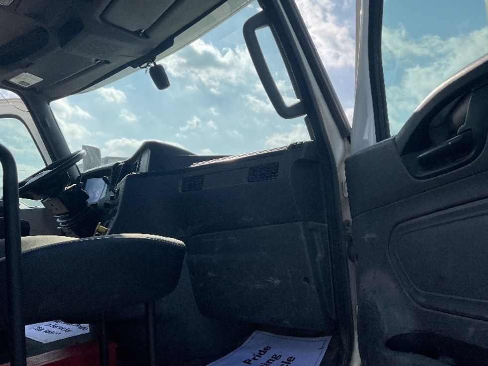 Day Cab Tractor-Heavy Duty Tractors-International-2019-LT625-Kansas City-MO-175,423\n\t\tmiles-$ 25,750 - Image 12