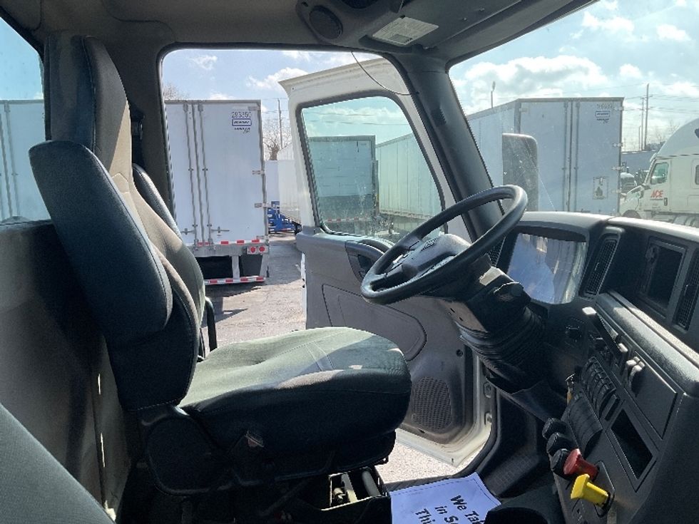 Day Cab Tractor-Heavy Duty Tractors-International-2019-LT625-Kansas City-MO-175,423\n\t\tmiles-$ 25,750 - Image 14