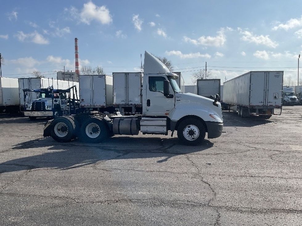Day Cab Tractor-Heavy Duty Tractors-International-2019-LT625-Kansas City-MO-175,423\n\t\tmiles-$ 25,750 - Image 8