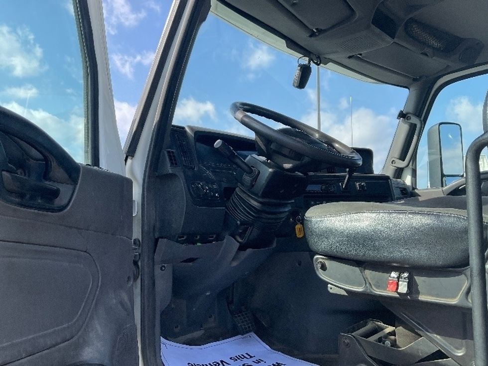 Day Cab Tractor-Heavy Duty Tractors-International-2019-LT625-Kansas City-MO-175,423\n\t\tmiles-$ 25,750 - Image 9