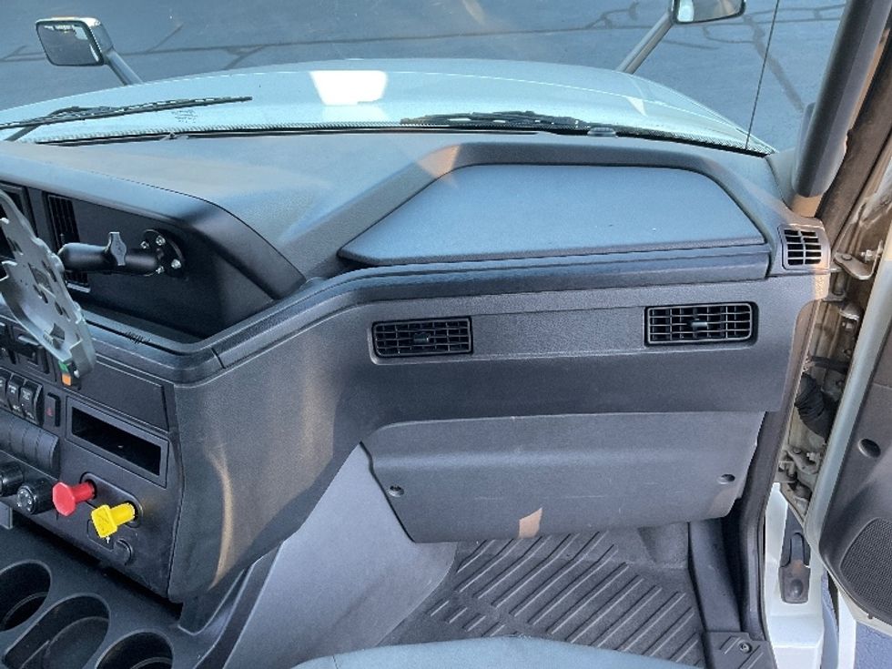 Day Cab Tractor-Heavy Duty Tractors-International-2019-LT625-Kennesaw-GA-560,973\n\t\tmiles-$ 27,000 - Image 13