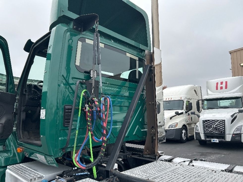 Day Cab Tractor-Heavy Duty Tractors-International-2019-LT625-Kent-WA-149,947\n\t\tmiles-$ 23,000 - Image 17