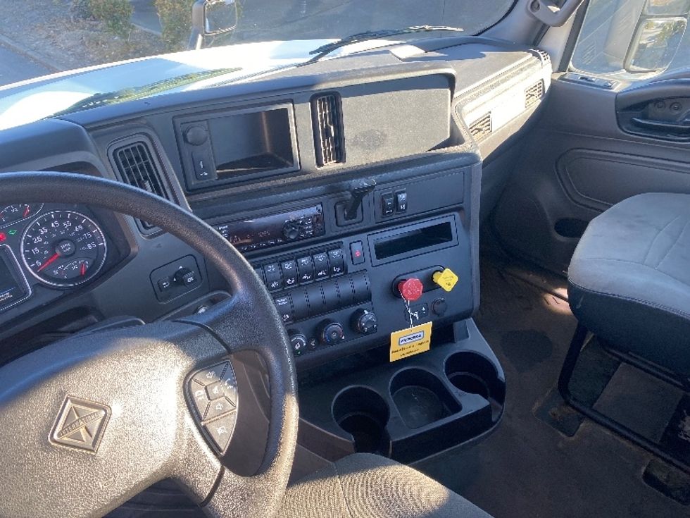 Day Cab Tractor-Heavy Duty Tractors-International-2019-LT625-Kent-WA-264,801\n\t\tmiles-$ 34,500 - Image 11