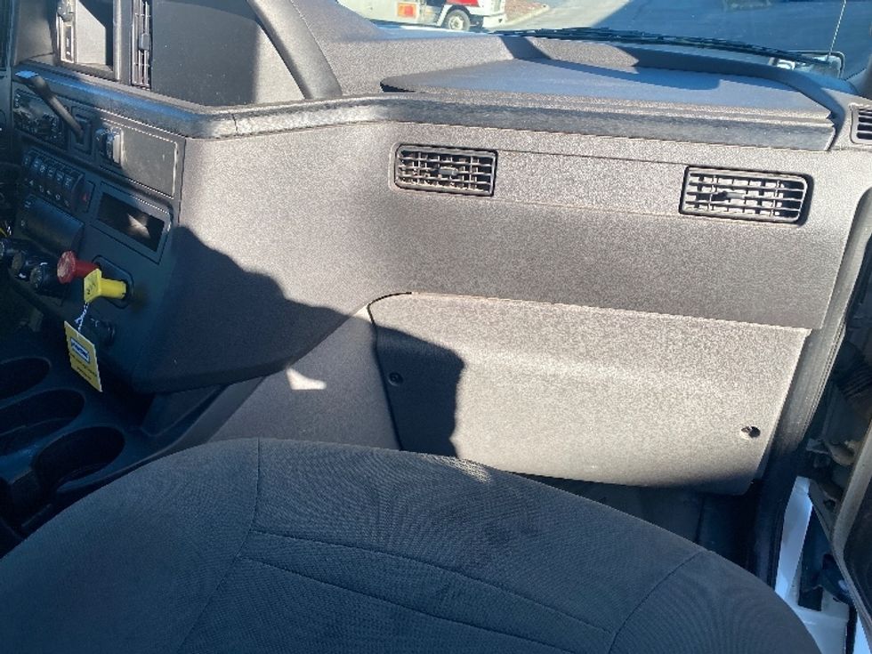 Day Cab Tractor-Heavy Duty Tractors-International-2019-LT625-Kent-WA-264,801\n\t\tmiles-$ 34,500 - Image 14