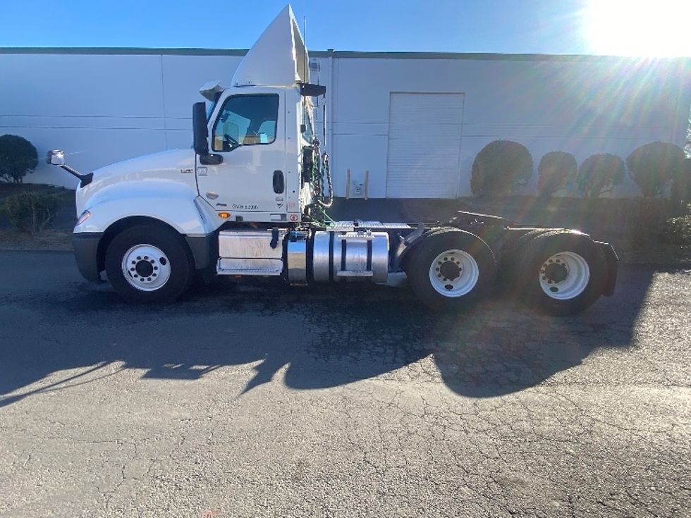 Day Cab Tractor-Heavy Duty Tractors-International-2019-LT625-Kent-WA-264,801\n\t\tmiles-$ 34,500 - Image 4