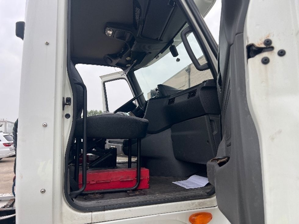 Day Cab Tractor-Heavy Duty Tractors-International-2019-LT625-La Porte-IN-250,978\n\t\tmiles-$ 25,500 - Image 12