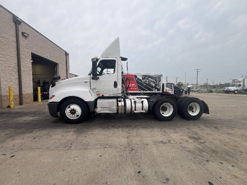 Day Cab Tractor-Heavy Duty Tractors-International-2019-LT625-La Porte-IN-250,978\n\t\tmiles-$ 25,500 - Image 4