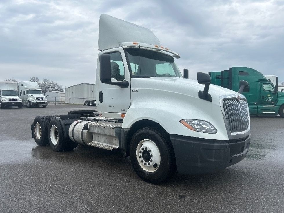 Day Cab Tractor-Heavy Duty Tractors-International-2019-LT625-La Porte-IN-481,295\n\t\tmiles-$ 11,250 - Image 1