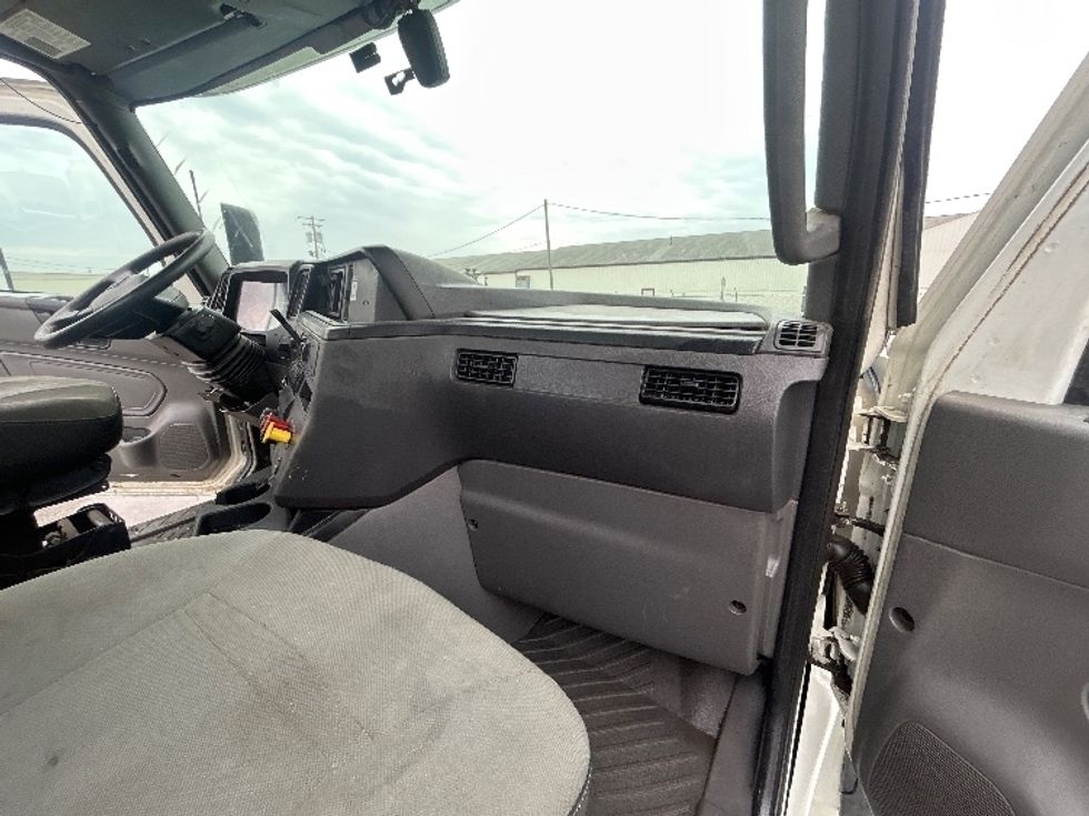 Day Cab Tractor-Heavy Duty Tractors-International-2019-LT625-La Porte-IN-481,295\n\t\tmiles-$ 11,250 - Image 14