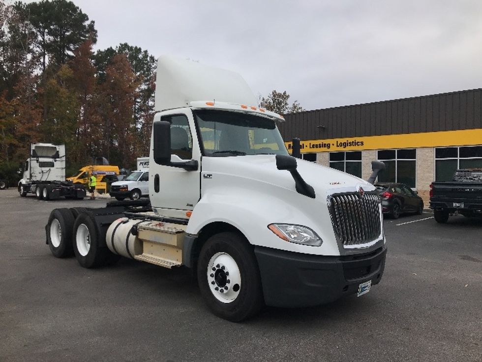 Day Cab Tractor-Heavy Duty Tractors-International-2019-LT625-Ladson-SC-104,845\n\t\tmiles-$ 30,250 - Image 1