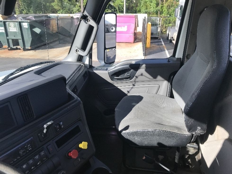 Day Cab Tractor-Heavy Duty Tractors-International-2019-LT625-Ladson-SC-104,845\n\t\tmiles-$ 30,250 - Image 10