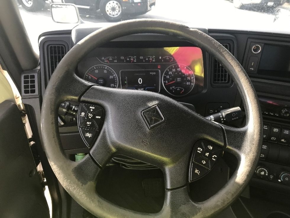 Day Cab Tractor-Heavy Duty Tractors-International-2019-LT625-Ladson-SC-104,845\n\t\tmiles-$ 30,250 - Image 11