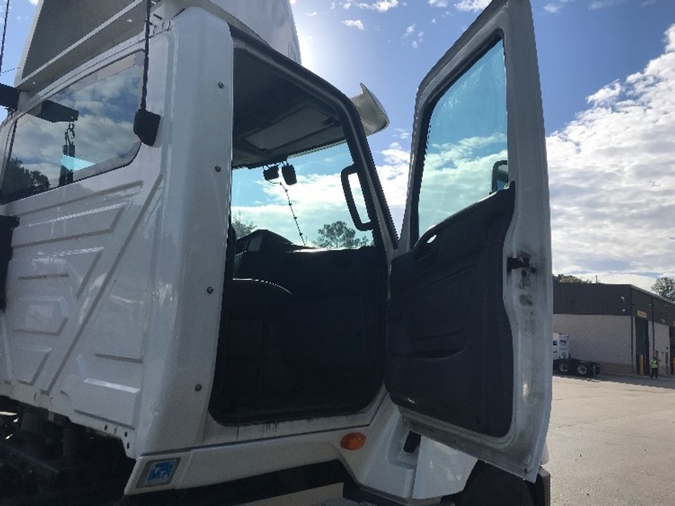 Day Cab Tractor-Heavy Duty Tractors-International-2019-LT625-Ladson-SC-104,845\n\t\tmiles-$ 30,250 - Image 12