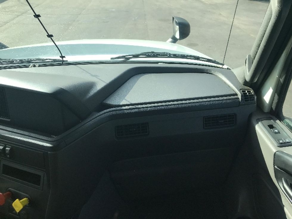 Day Cab Tractor-Heavy Duty Tractors-International-2019-LT625-Ladson-SC-104,845\n\t\tmiles-$ 30,250 - Image 13