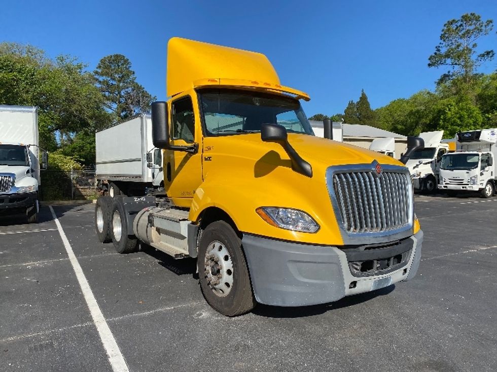 Day Cab Tractor-Heavy Duty Tractors-International-2019-LT625-Ladson-SC-227,850\n\t\tmiles-$ 27,000 - Image 1