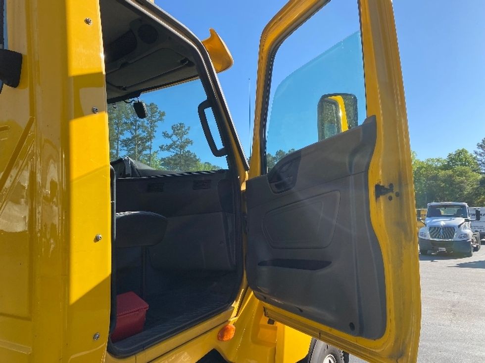 Day Cab Tractor-Heavy Duty Tractors-International-2019-LT625-Ladson-SC-227,850\n\t\tmiles-$ 27,000 - Image 12
