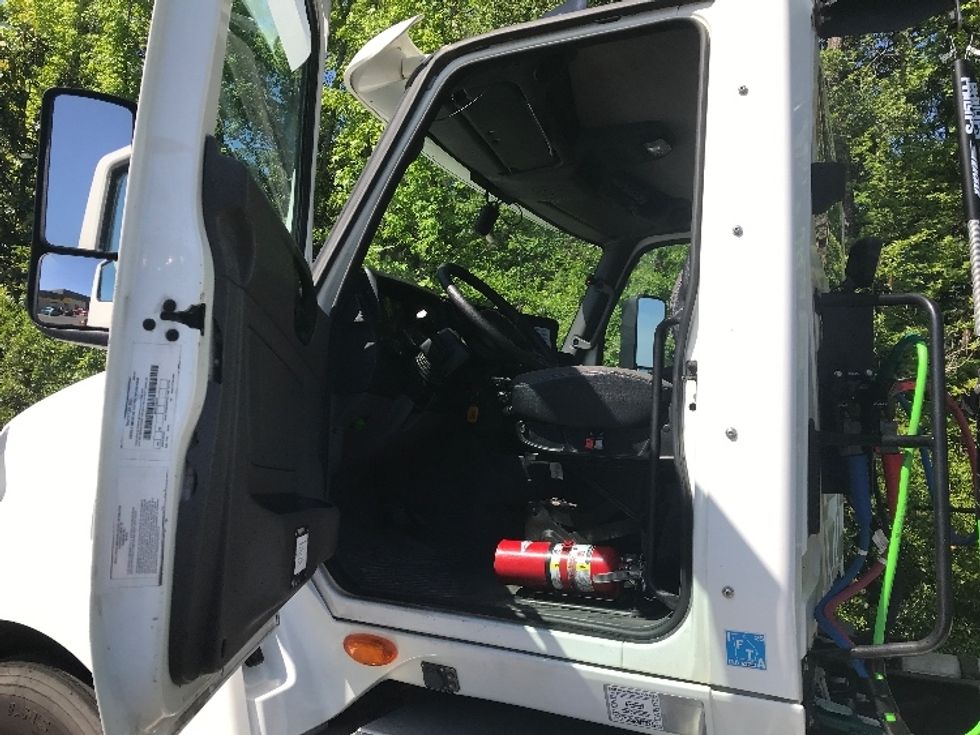 Day Cab Tractor-Heavy Duty Tractors-International-2019-LT625-Ladson-SC-250,739\n\t\tmiles-$ 31,250 - Image 9