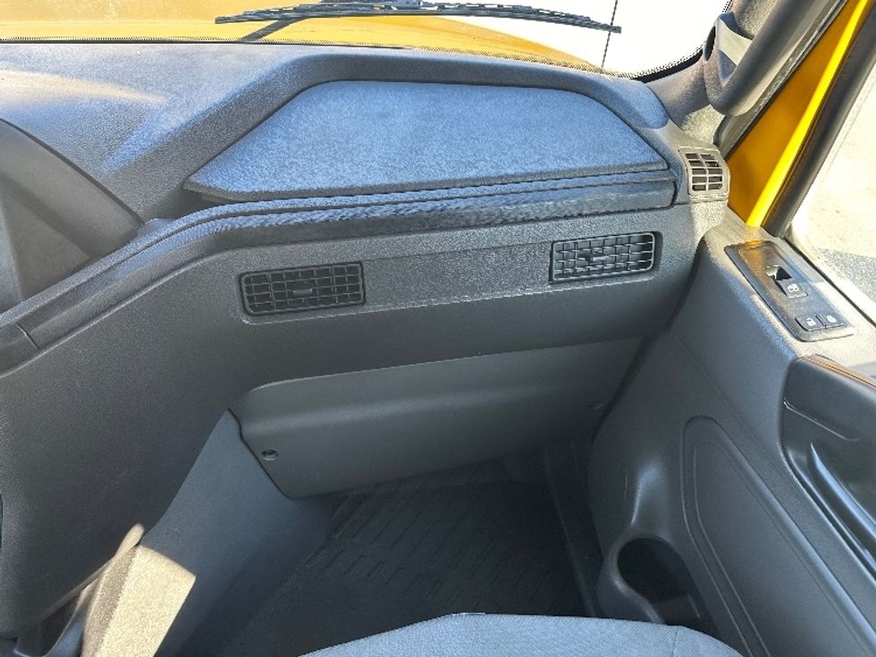 Day Cab Tractor-Heavy Duty Tractors-International-2019-LT625-Ladson-SC-257,236\n\t\tmiles-$ 24,250 - Image 12