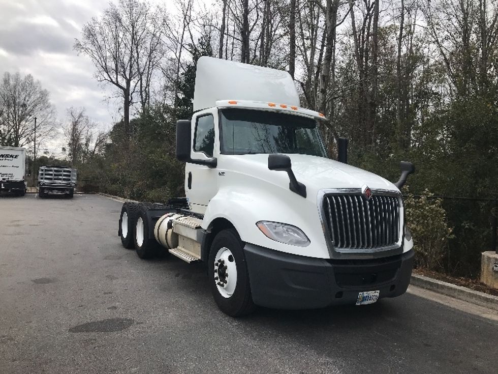 Day Cab Tractor-Heavy Duty Tractors-International-2019-LT625-Ladson-SC-353,616\n\t\tmiles-$ 25,750 - Image 1