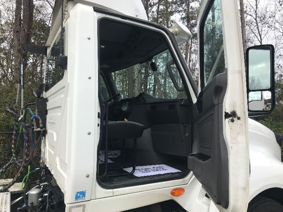 Day Cab Tractor-Heavy Duty Tractors-International-2019-LT625-Ladson-SC-353,616\n\t\tmiles-$ 25,750 - Image 11