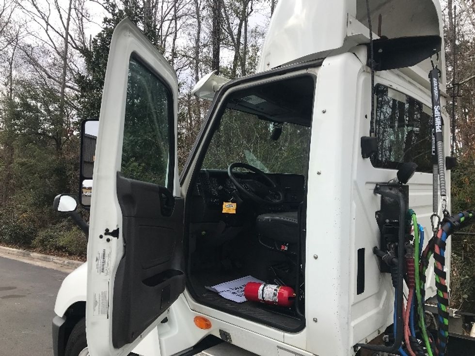 Day Cab Tractor-Heavy Duty Tractors-International-2019-LT625-Ladson-SC-353,616\n\t\tmiles-$ 25,750 - Image 9