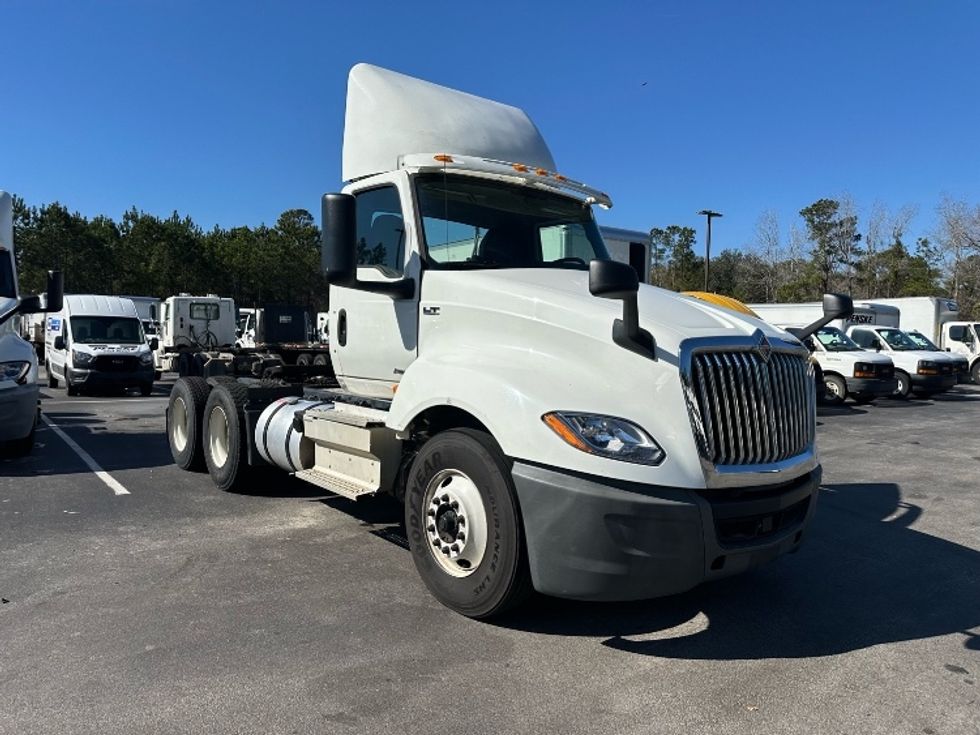 Day Cab Tractor-Heavy Duty Tractors-International-2019-LT625-Ladson-SC-389,375\n\t\tmiles-$ 27,250 - Image 1