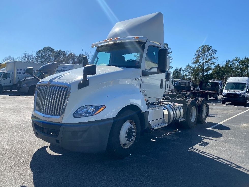 Day Cab Tractor-Heavy Duty Tractors-International-2019-LT625-Ladson-SC-389,375\n\t\tmiles-$ 27,250 - Image 3