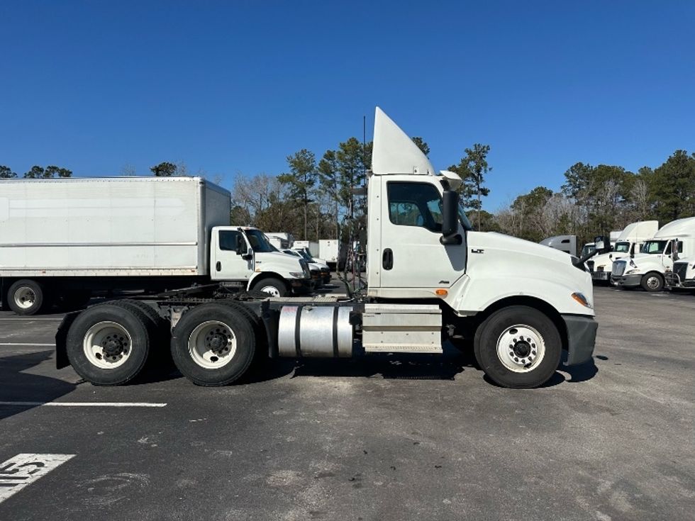 Day Cab Tractor-Heavy Duty Tractors-International-2019-LT625-Ladson-SC-389,375\n\t\tmiles-$ 27,250 - Image 8