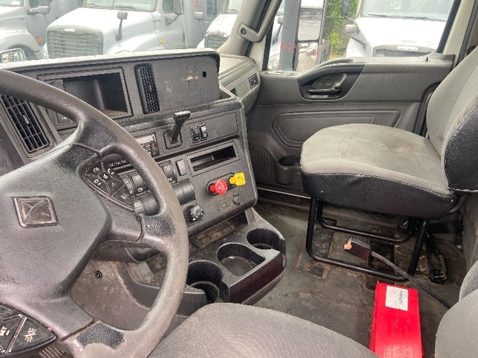 Day Cab Tractor-Heavy Duty Tractors-International-2019-LT625-Ladson-SC-576,938\n\t\tmiles-$ 22,750 - Image 10