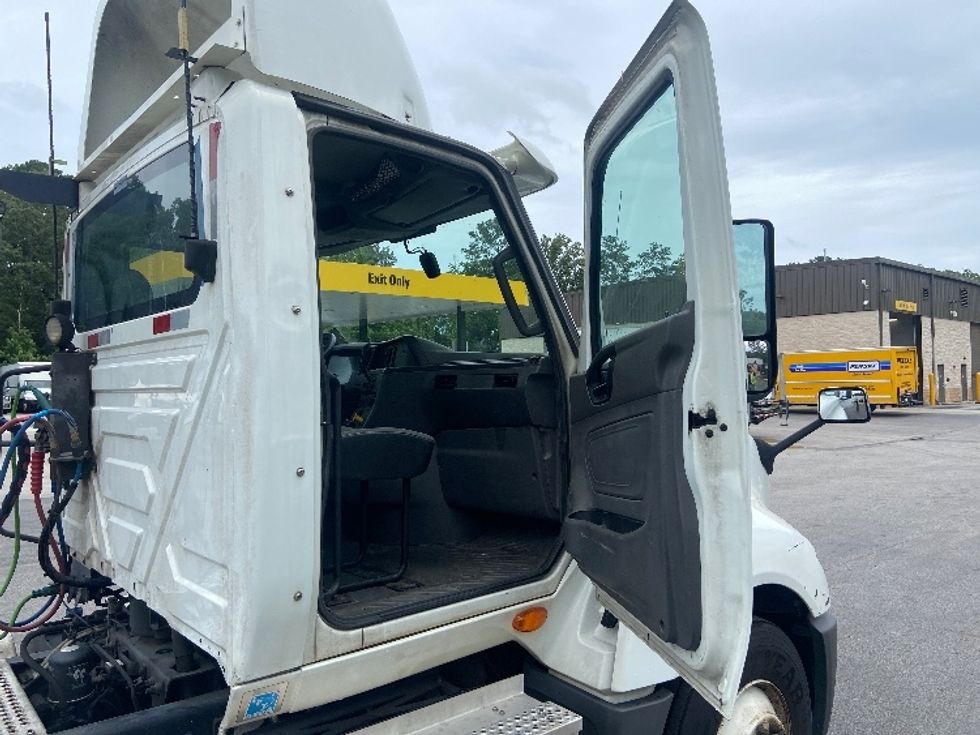 Day Cab Tractor-Heavy Duty Tractors-International-2019-LT625-Ladson-SC-576,938\n\t\tmiles-$ 22,750 - Image 12