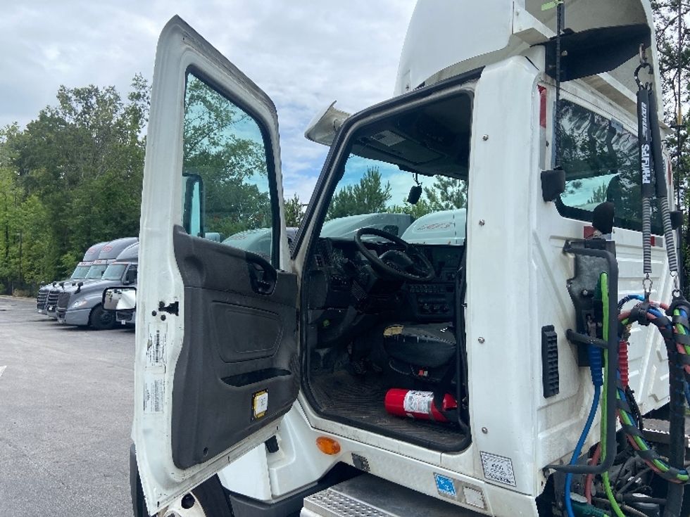 Day Cab Tractor-Heavy Duty Tractors-International-2019-LT625-Ladson-SC-576,938\n\t\tmiles-$ 22,750 - Image 9