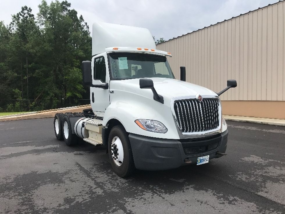 Day Cab Tractor-Heavy Duty Tractors-International-2019-LT625-Lafayette-LA-244,561\n\t\tmiles-$ 32,000 - Image 1