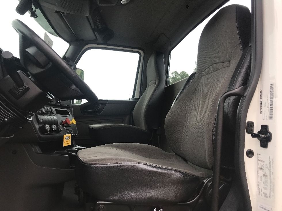 Day Cab Tractor-Heavy Duty Tractors-International-2019-LT625-Lafayette-LA-244,561\n\t\tmiles-$ 32,000 - Image 10