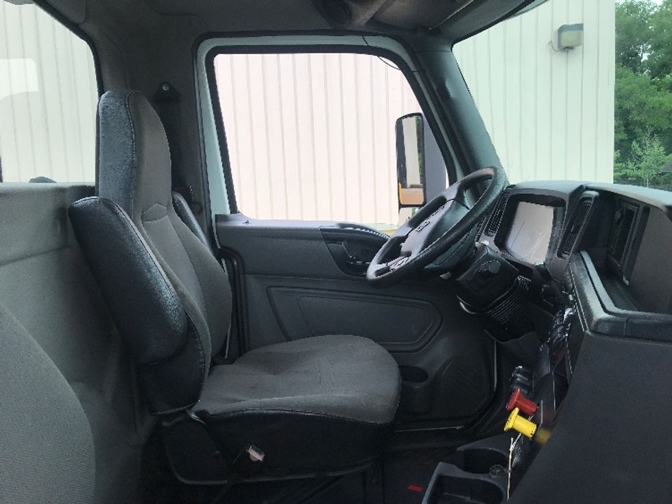 Day Cab Tractor-Heavy Duty Tractors-International-2019-LT625-Lafayette-LA-244,561\n\t\tmiles-$ 32,000 - Image 14