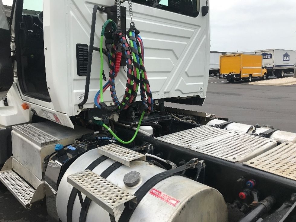 Day Cab Tractor-Heavy Duty Tractors-International-2019-LT625-Lafayette-LA-244,561\n\t\tmiles-$ 32,000 - Image 17