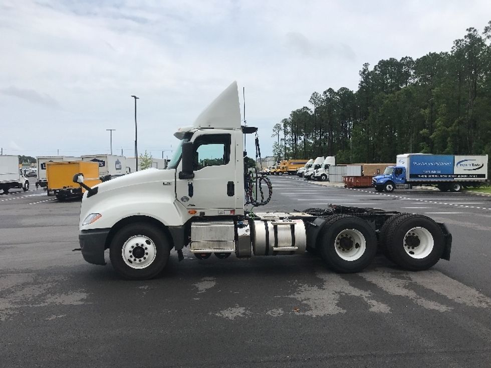 Day Cab Tractor-Heavy Duty Tractors-International-2019-LT625-Lafayette-LA-244,561\n\t\tmiles-$ 32,000 - Image 4