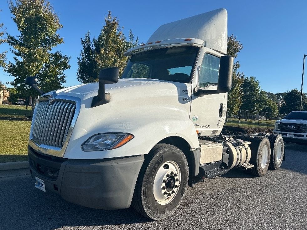 Day Cab Tractor-Heavy Duty Tractors-International-2019-LT625-Lafayette-LA-350,216\n\t\tmiles-$ 27,750 - Image 3