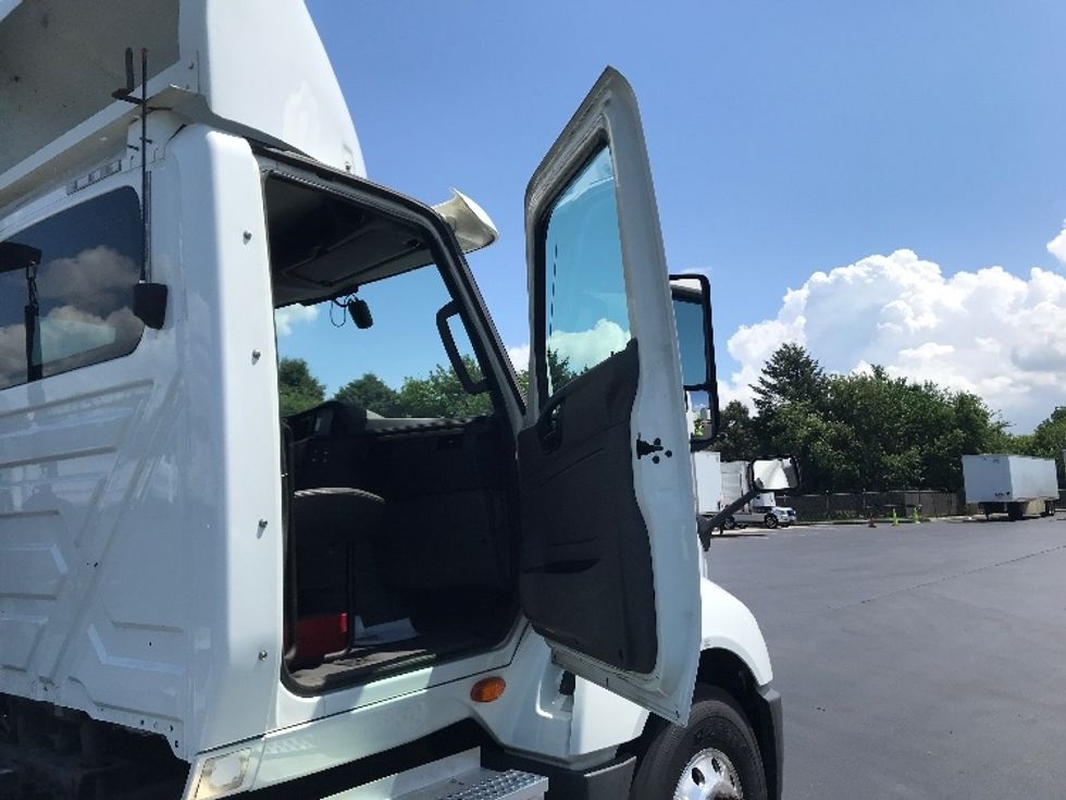Day Cab Tractor-Heavy Duty Tractors-International-2019-LT625-Lancaster-PA-418,363\n\t\tmiles-$ 23,500 - Image 12