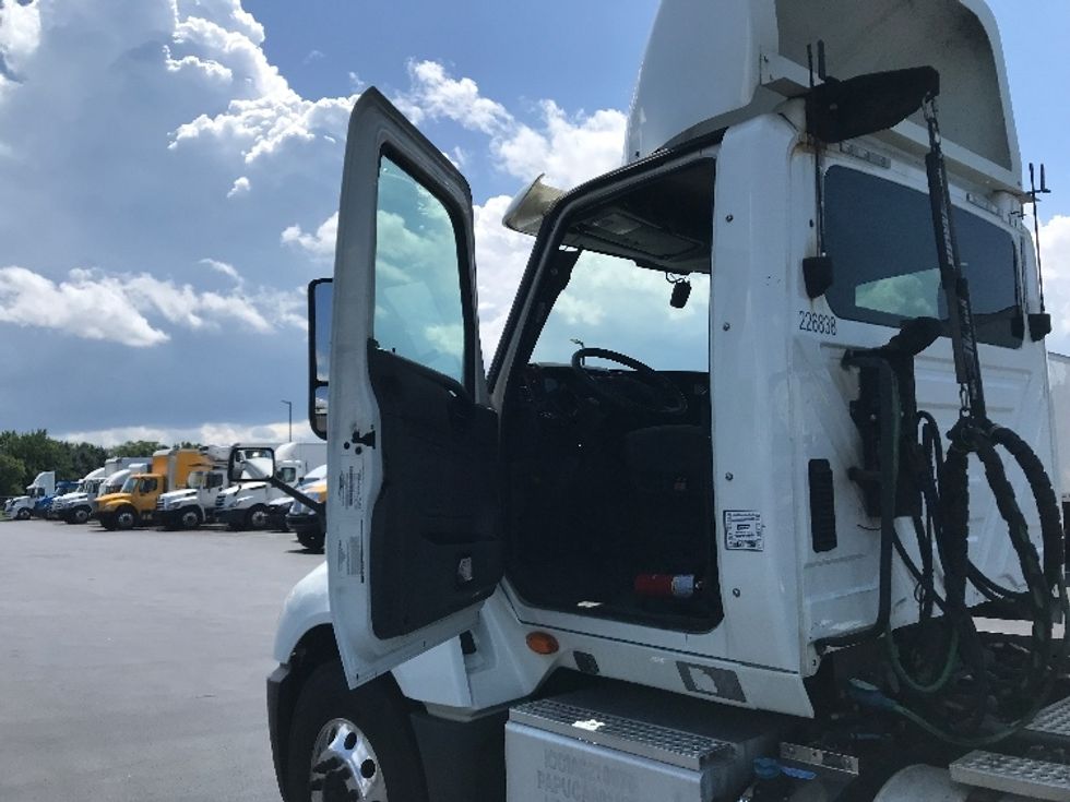 Day Cab Tractor-Heavy Duty Tractors-International-2019-LT625-Lancaster-PA-418,363\n\t\tmiles-$ 23,500 - Image 9