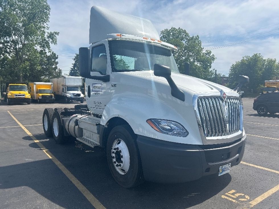 Day Cab Tractor-Heavy Duty Tractors-International-2019-LT625-Lansing-MI-232,788\n\t\tmiles-$ 25,000 - Image 1