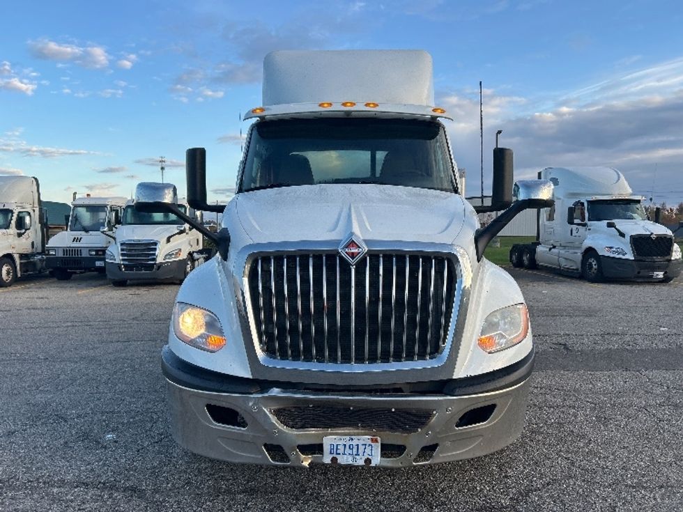 Day Cab Tractor-Heavy Duty Tractors-International-2019-LT625-Lansing-MI-418,870\n\t\tmiles-$ 29,750 - Image 2
