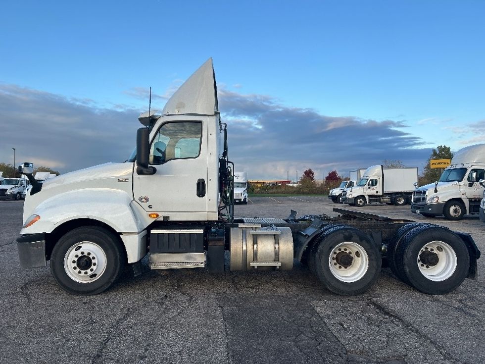 Day Cab Tractor-Heavy Duty Tractors-International-2019-LT625-Lansing-MI-418,870\n\t\tmiles-$ 29,750 - Image 4