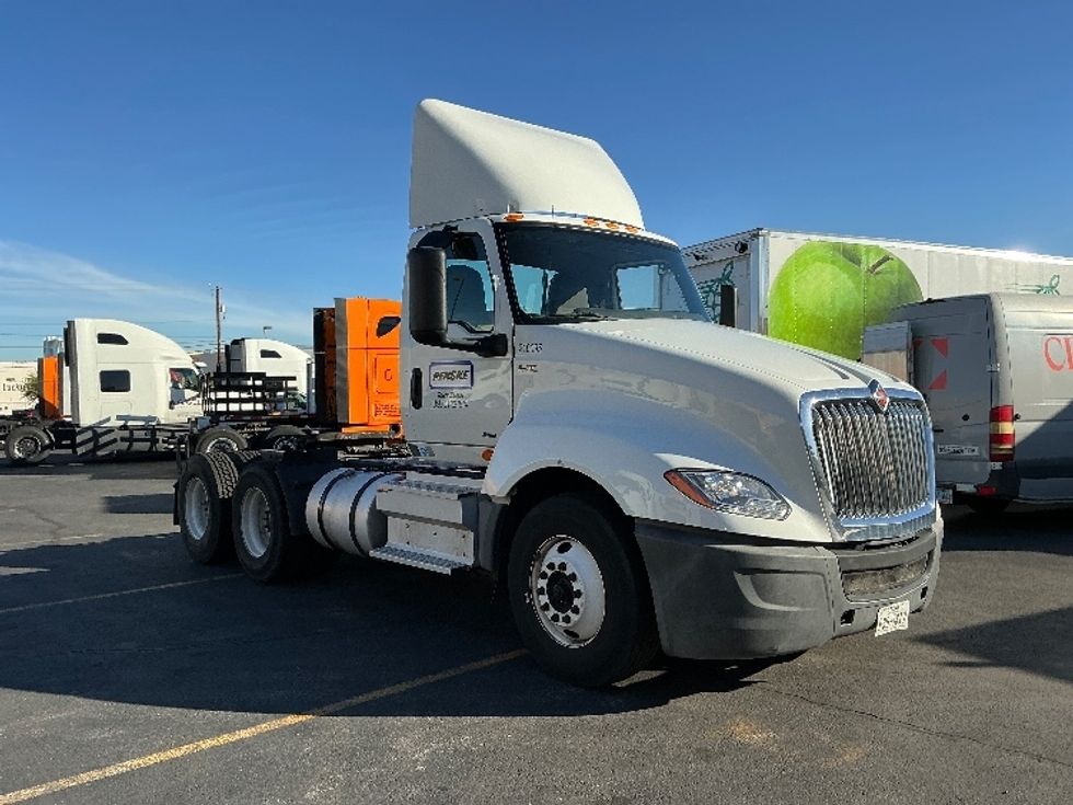 Day Cab Tractor-Heavy Duty Tractors-International-2019-LT625-Las Vegas-NV-133,473\n\t\tmiles-$ 26,250 - Image 1
