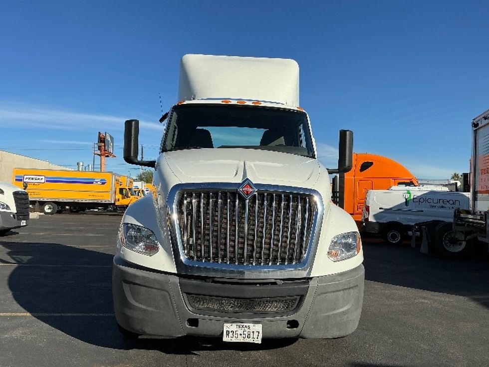 Day Cab Tractor-Heavy Duty Tractors-International-2019-LT625-Las Vegas-NV-133,473\n\t\tmiles-$ 26,250 - Image 2
