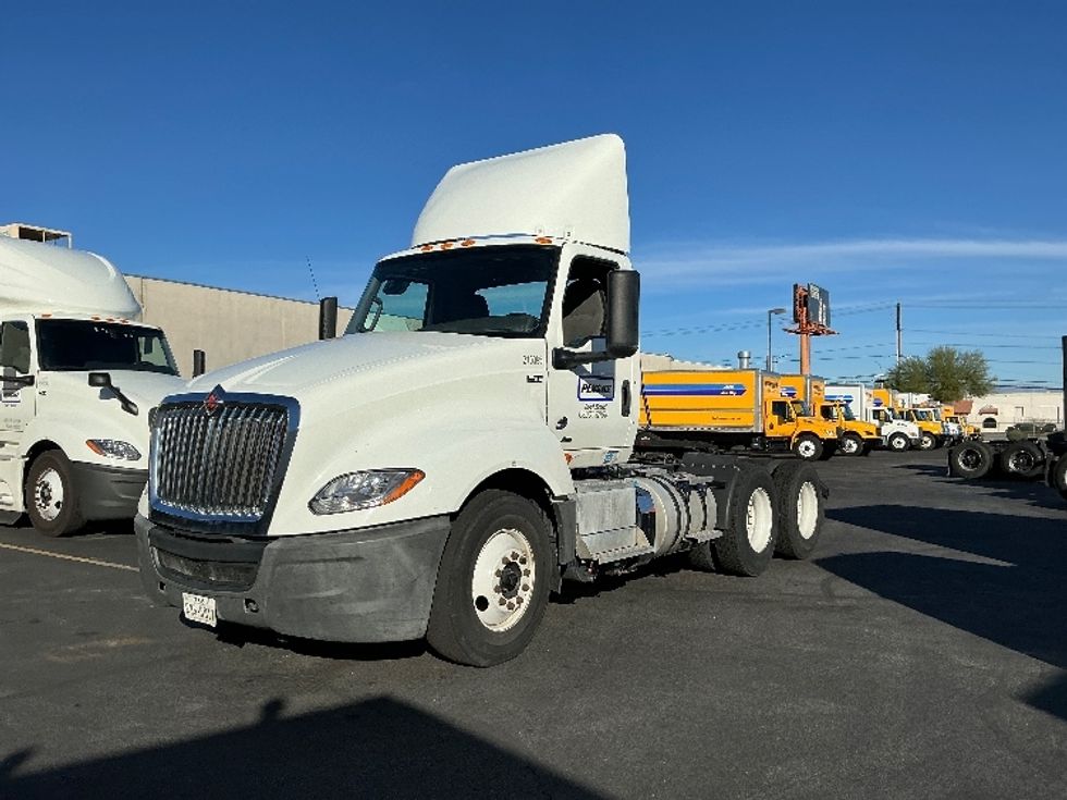 Day Cab Tractor-Heavy Duty Tractors-International-2019-LT625-Las Vegas-NV-133,473\n\t\tmiles-$ 26,250 - Image 3