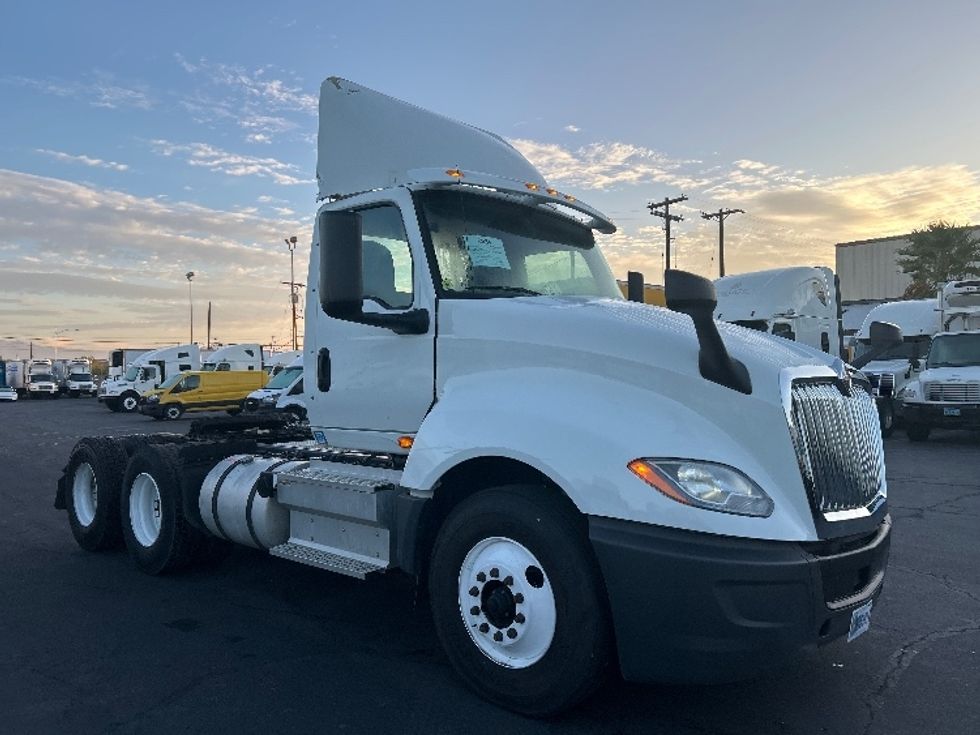 Day Cab Tractor-Heavy Duty Tractors-International-2019-LT625-Las Vegas-NV-191,218\n\t\tmiles-$ 31,250 - Image 1
