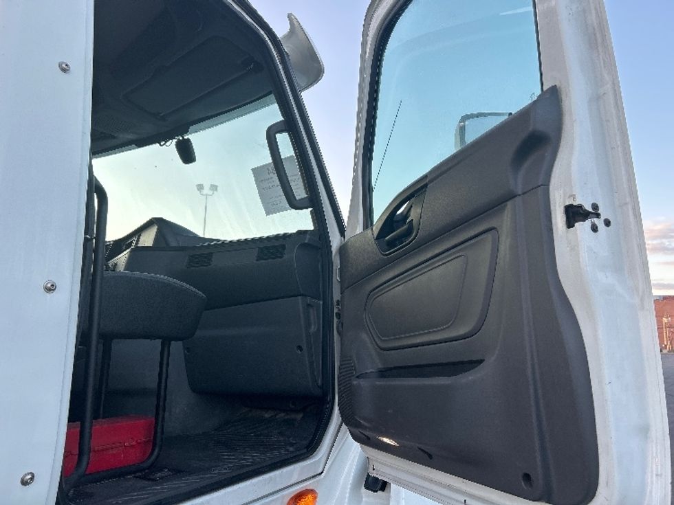 Day Cab Tractor-Heavy Duty Tractors-International-2019-LT625-Las Vegas-NV-191,218\n\t\tmiles-$ 31,250 - Image 12