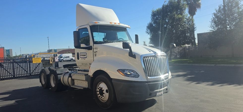 Day Cab Tractor-Heavy Duty Tractors-International-2019-LT625-Las Vegas-NV-207,758\n\t\tmiles-$ 29,750 - Image 1