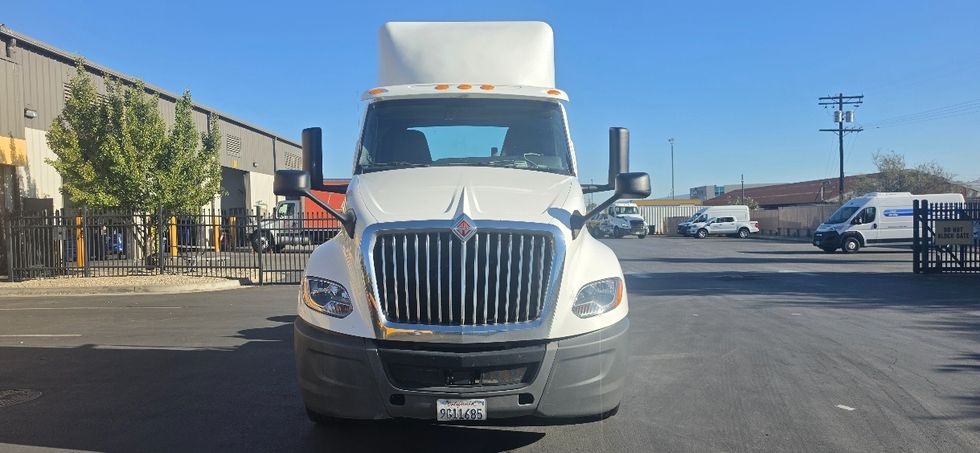 Day Cab Tractor-Heavy Duty Tractors-International-2019-LT625-Las Vegas-NV-207,758\n\t\tmiles-$ 29,750 - Image 2